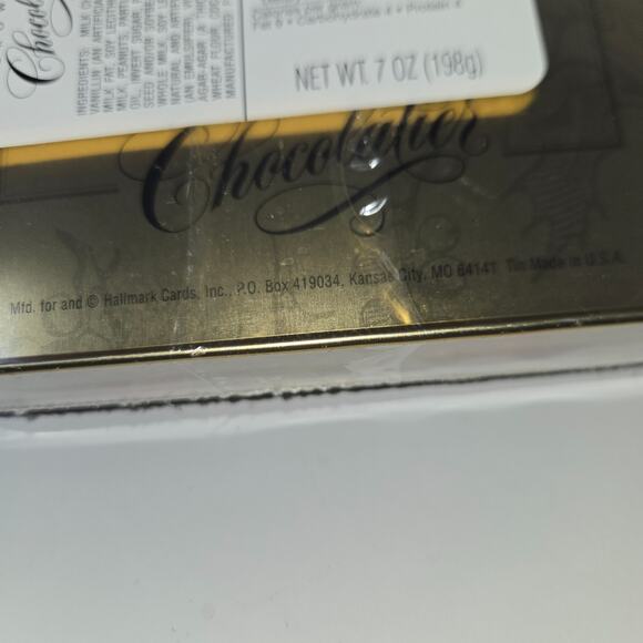 Hallmark Crown Chocolatier Christmas 1995 Chocolate Gold Tin Sealed in Plastic - Picture 14 of 15
